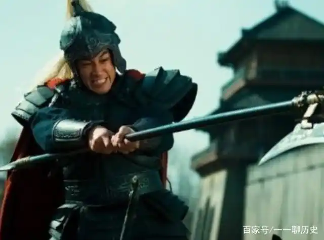 吕布与三国其他英雄的对比_吕布英雄三国对比战法_吕布英雄三国对比图